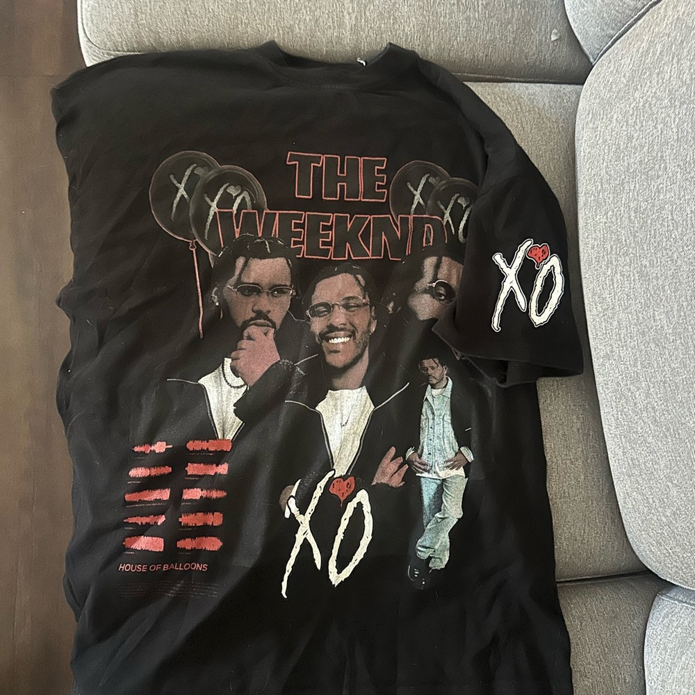 XO Black Graphic T-Shirt